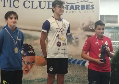 Nageurs lourdais sur le podium des XXXIII Nautiques de Tarbes, médailles autour du cou